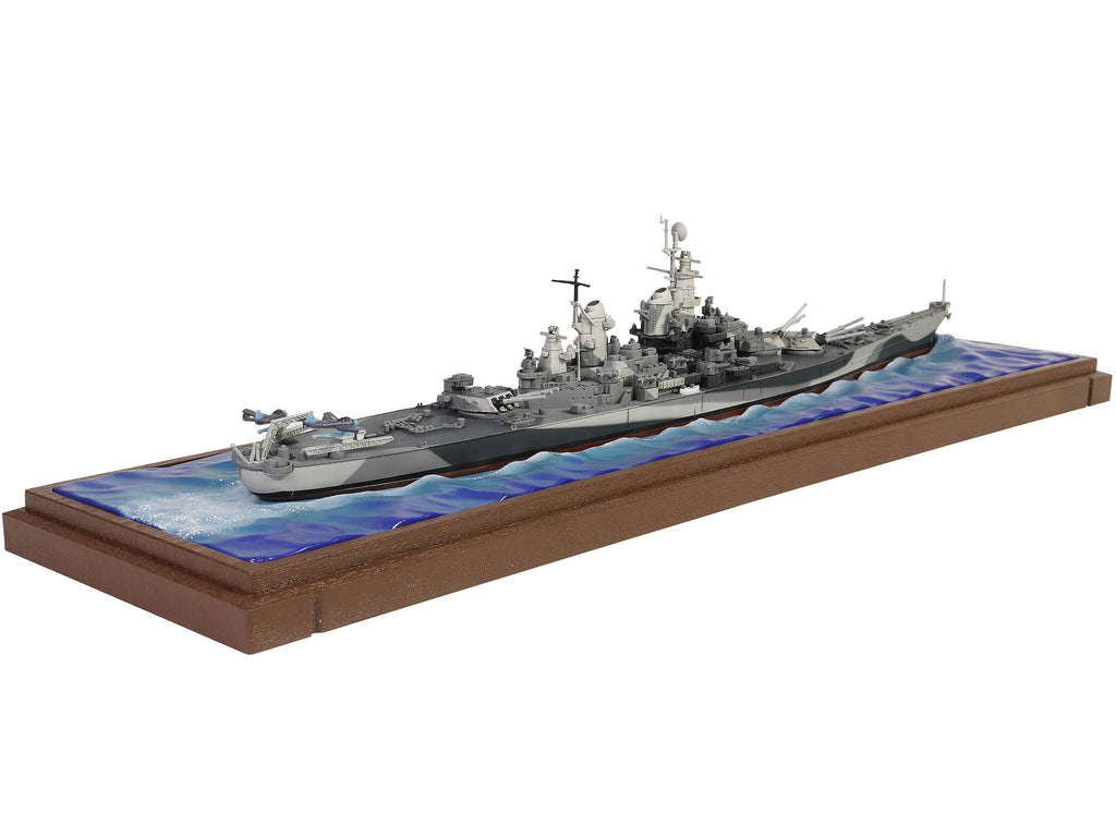 USS Missouri (BB-63) Iowa-class Battleship "Battle of Okinawa" (1945) United States Navy (Waterline Edition) "Battleship" Series 1/700 Diecast Model by Forces of Valor